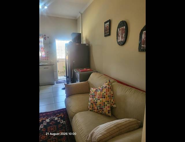1 BEDROOM FLAT FOR SALE IN SELECTION PARK